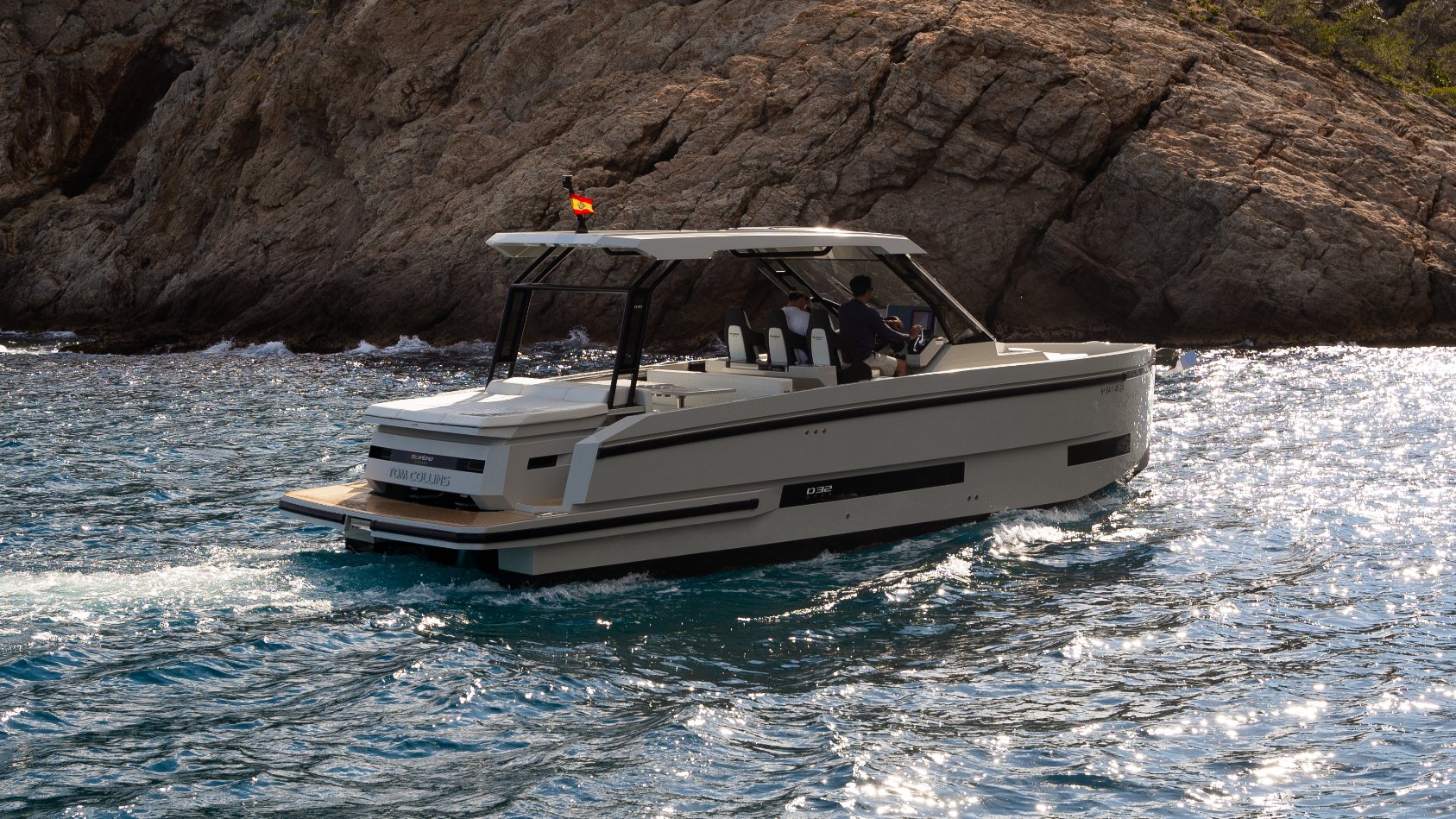 De Antonio Yachts D32