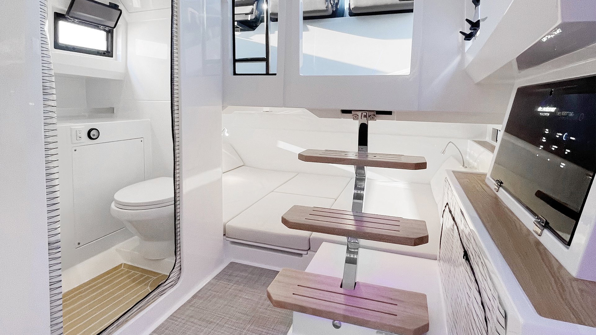 De Antonio Yachts D32