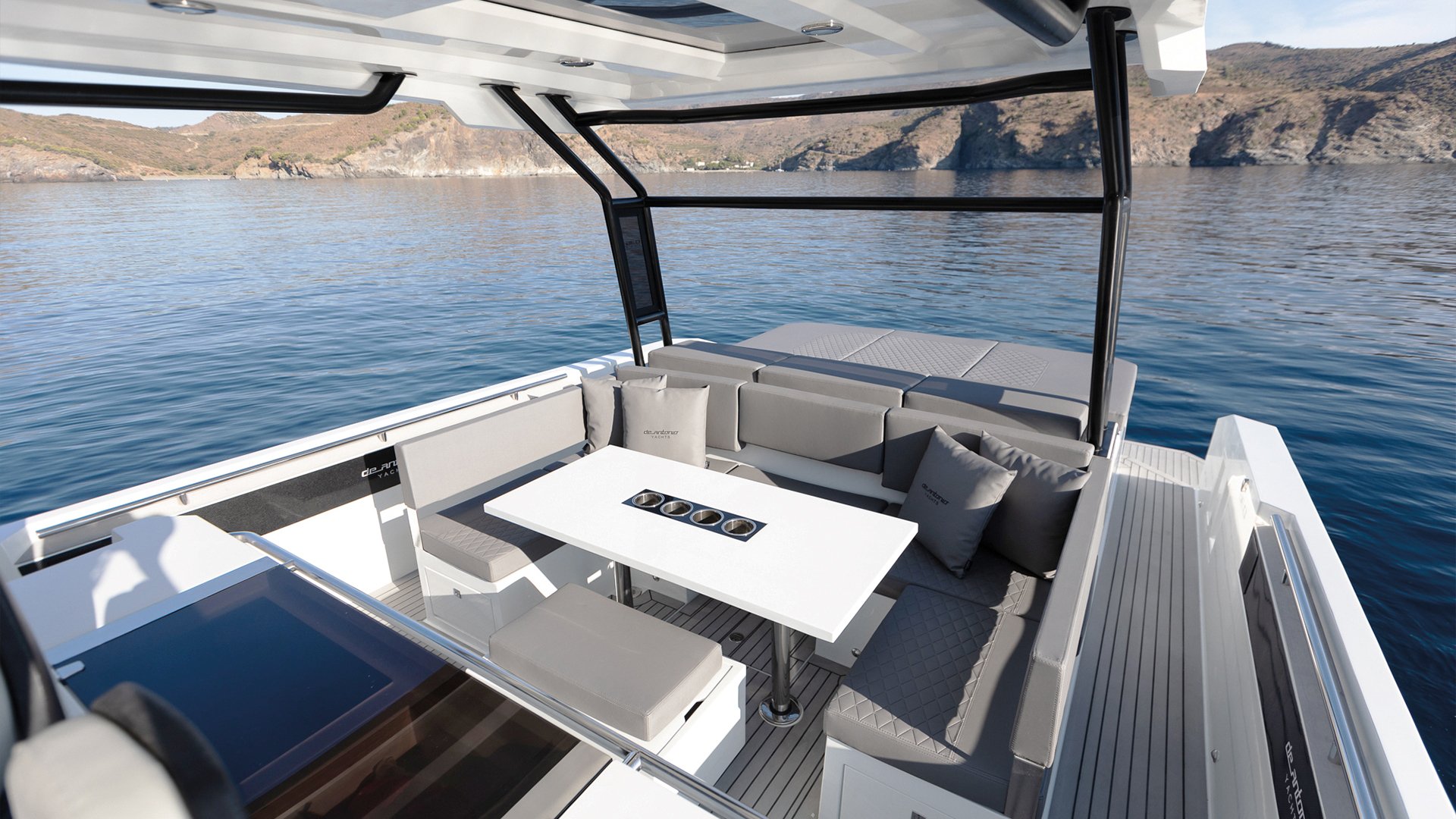 De Antonio Yachts D36