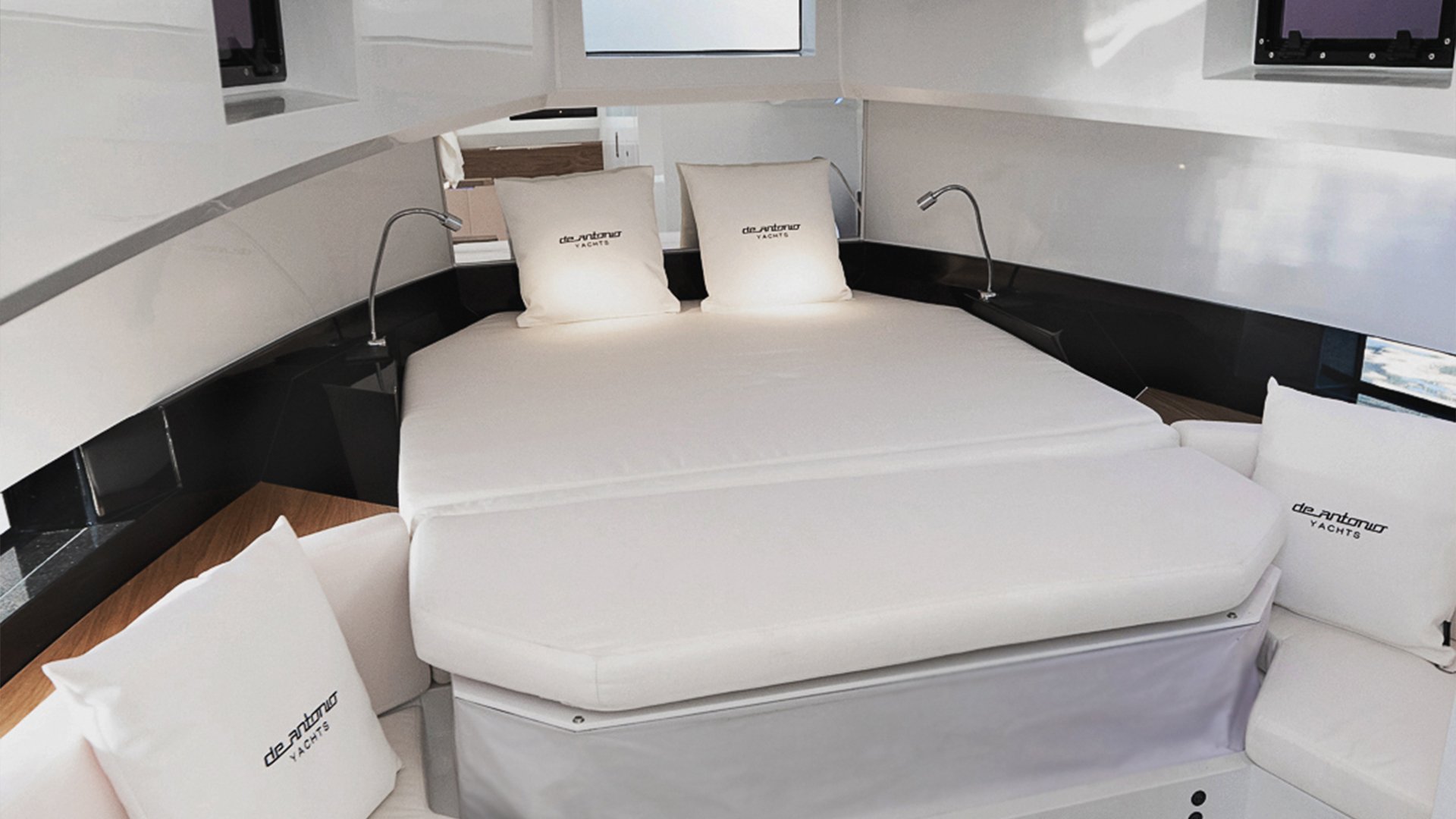 De Antonio Yachts D36