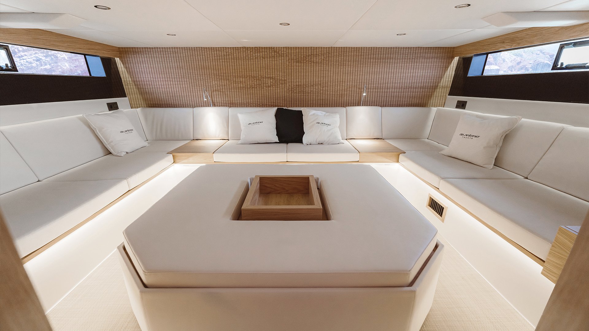 De Antonio Yachts D50 Open