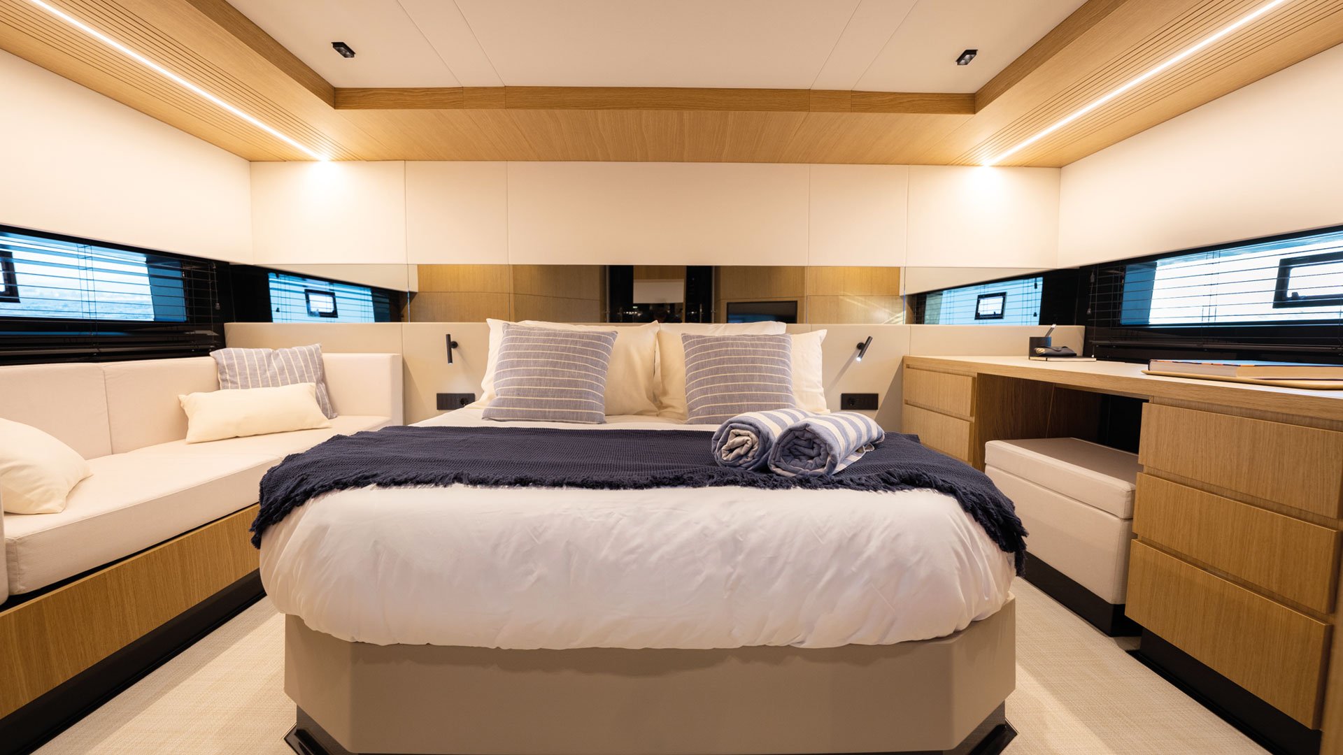 De Antonio Yachts D60
